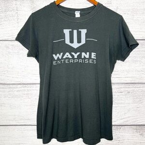 Wayne Enterprises Batman Graphic T-Shirt Women’s Size Large Dark Gray & White
